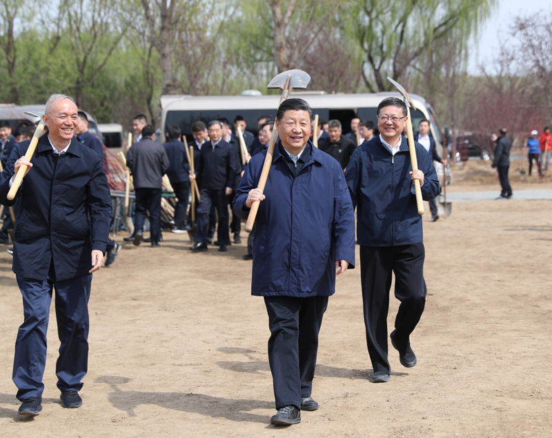 4月8日，党和国家领导人习近平、栗战书、汪洋、王沪宁、赵乐际、韩正、王岐山等来到北京市通州区永顺镇参加首都义务植树活动。